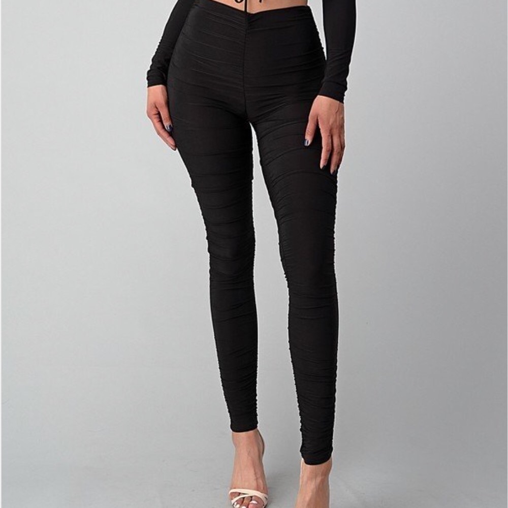 *New* Beautifully Ruched Pant Set - Picture 4 of 5